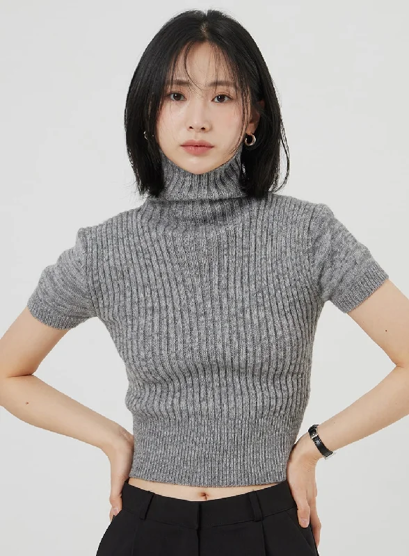 Ribbed Knit Turtleneck Top OM302