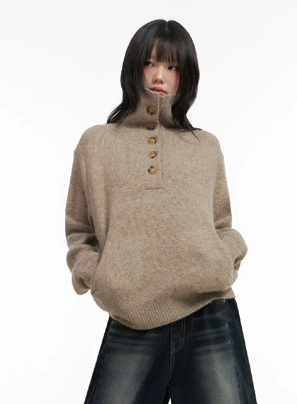 Turtleneck Buttoned Sweater IN427