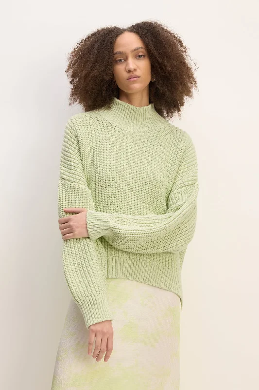 LIGHT GREEN TURTLENECK KNIT JUMPER